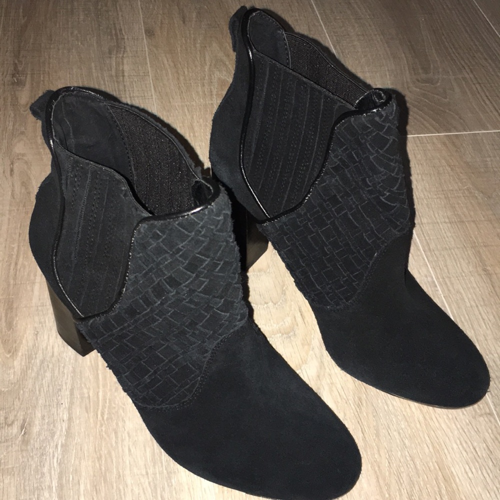 Elliott Luca suede booties black size 7.5
